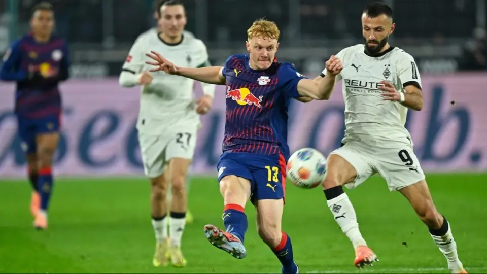 RB Leipzig lỡ cơ hội rút ngắn khoảng cách với Bayern Munich
